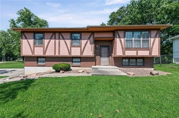 4924 Welborn Ln, Kansas City, KS 66104