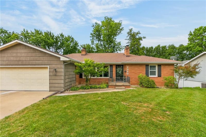 2820 Scott St, St Joseph, MO 64507