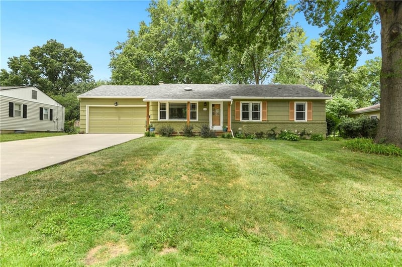 9900 77th St, Raytown, MO 64138