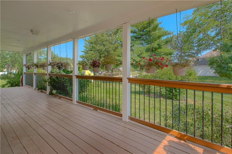 2250 Forestpark Pl, Lee's Summit, MO 64081
