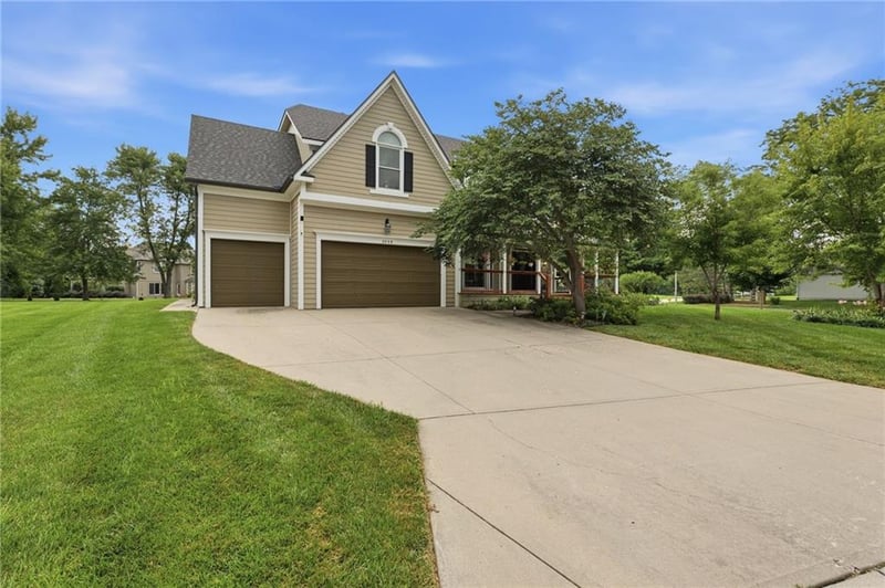2250 Forestpark Pl, Lee's Summit, MO 64081