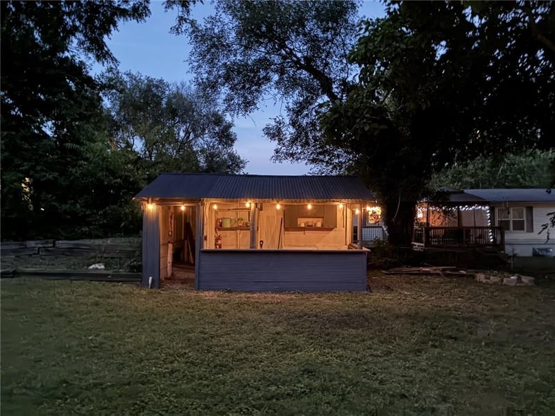 812 Cedar St, Pleasant Hill, MO 64080