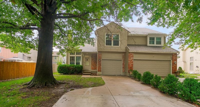 10740 115th St, Overland Park, KS 66210