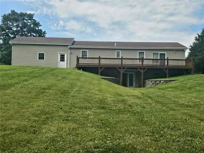 9807 State Route Jj Hw, St Joseph, MO 64504