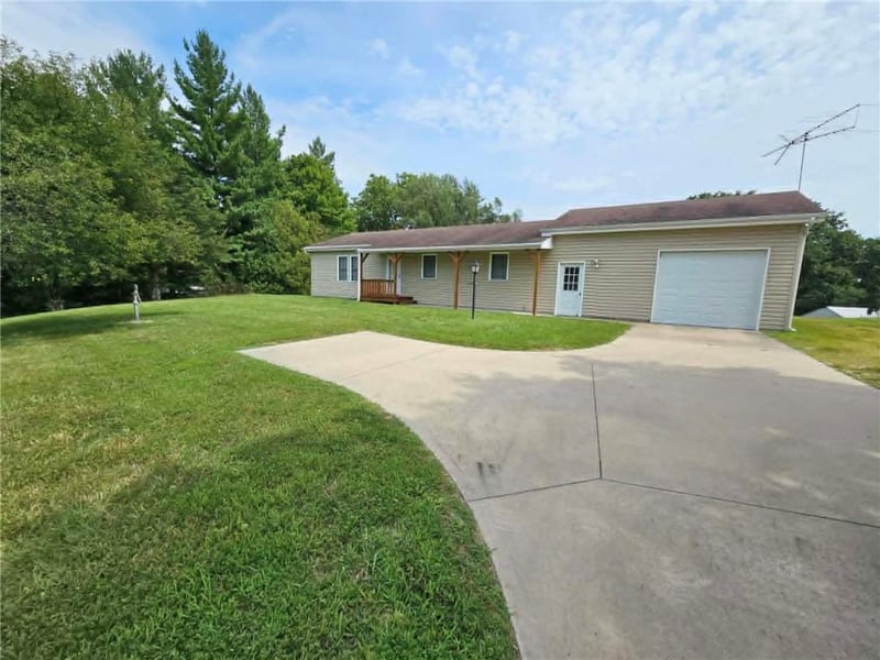 9807 State Route Jj Hw, St Joseph, MO 64504