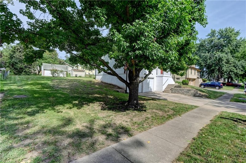 1604 N Emery St, Independence, MO 64050
