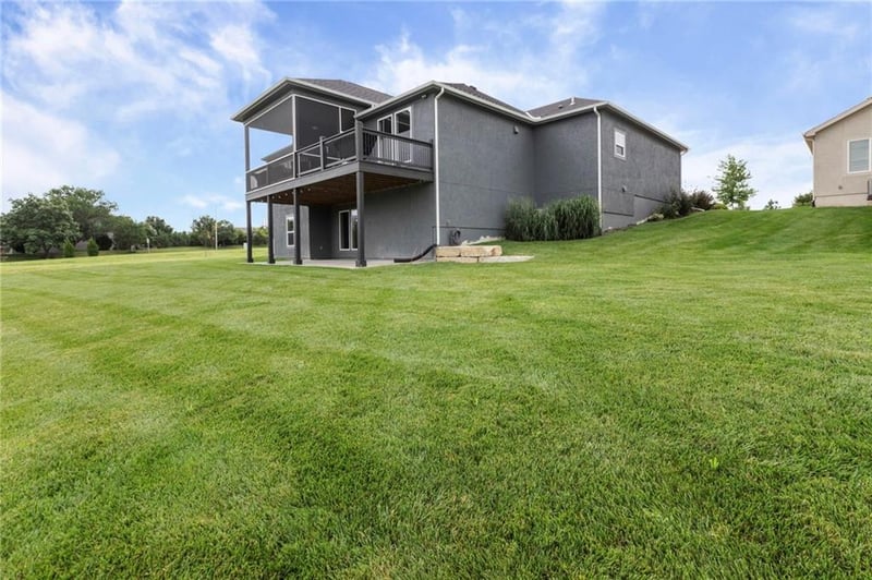 24736 112th St, Olathe, KS 66061