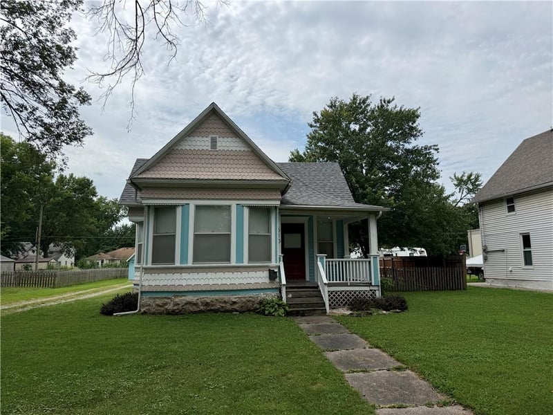 610 Maple St, Ottawa, KS 66067