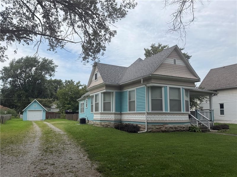 610 Maple St, Ottawa, KS 66067