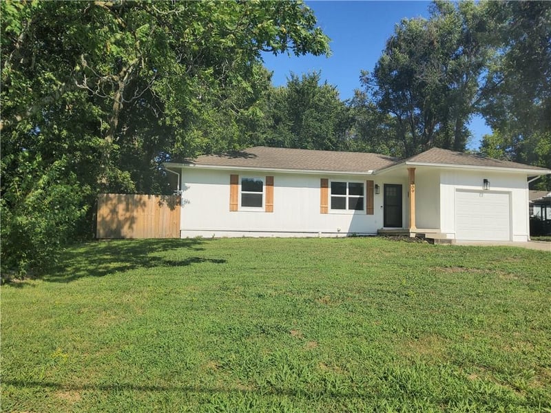 309 Wellington St, Richmond, MO 64085