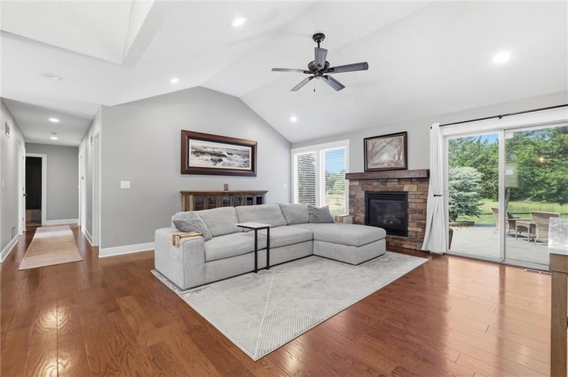 19505 110th St, Olathe, KS 66061