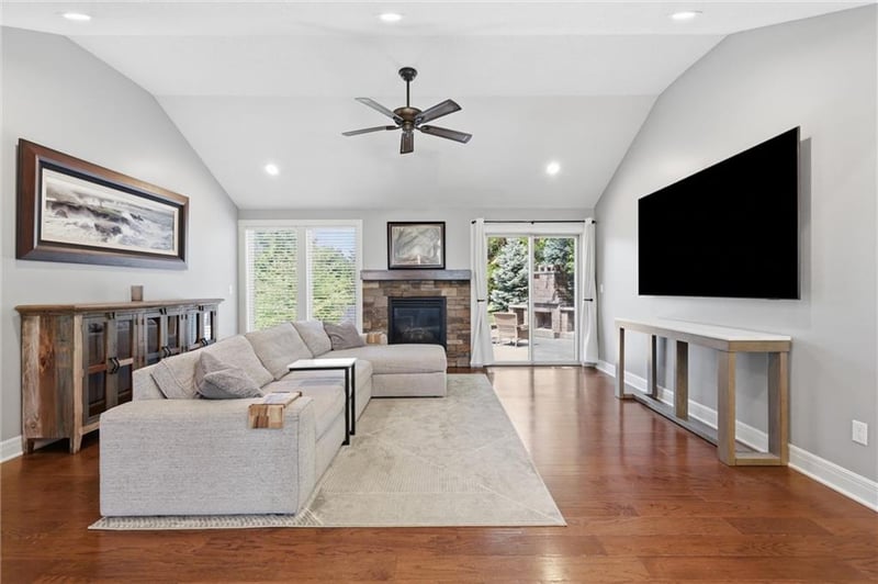 19505 110th St, Olathe, KS 66061