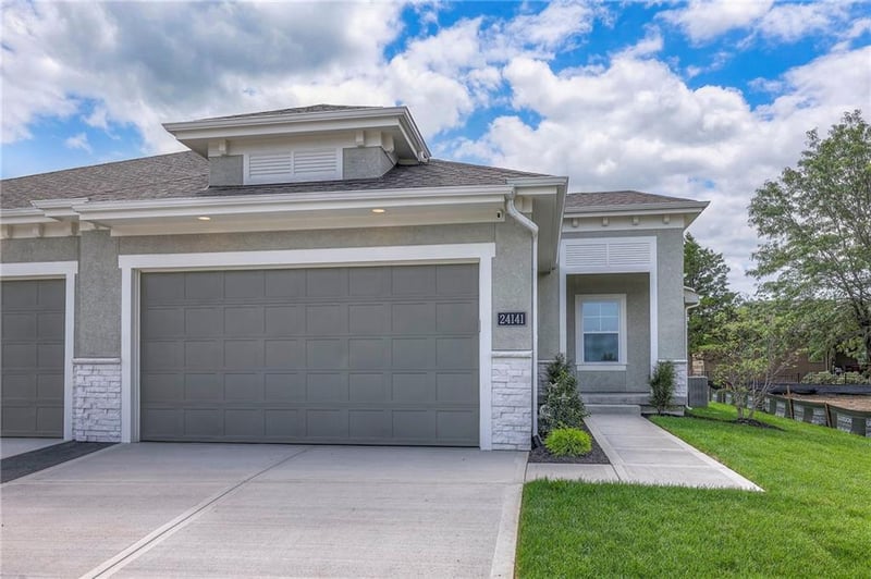 9853 Greeley St, Lenexa, KS 66227