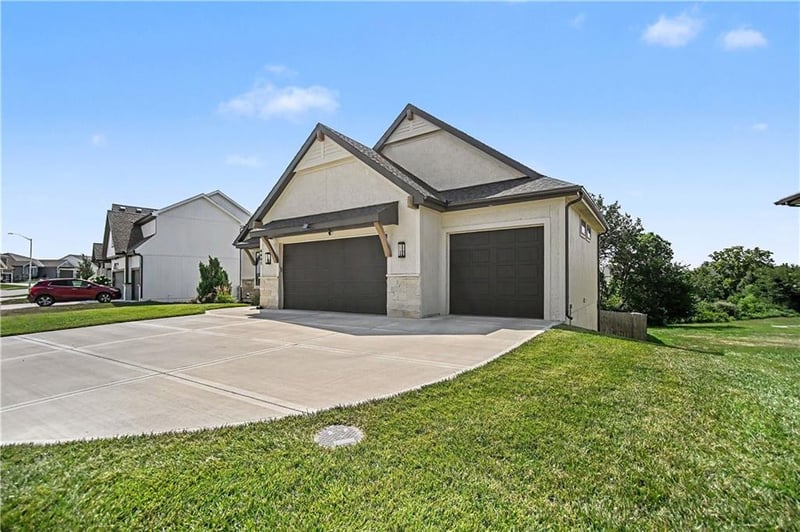 4401 88th St, Kansas City, MO 64156