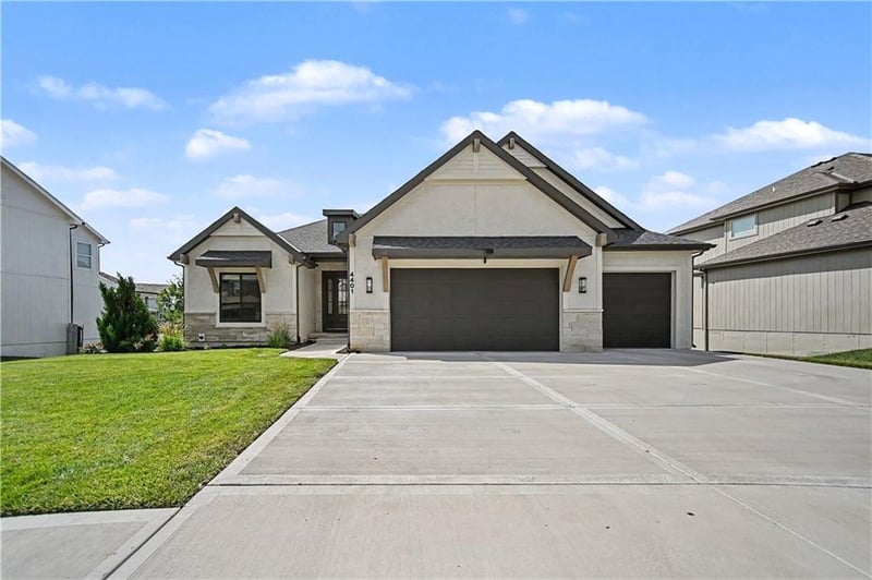 4401 88th St, Kansas City, MO 64156