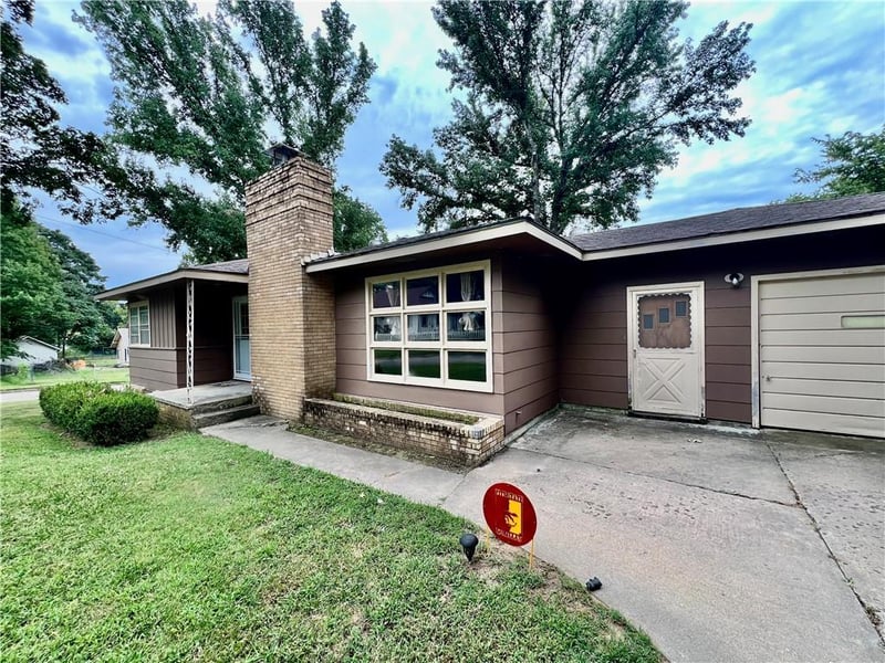 417 Edison St, Independence, KS 67301
