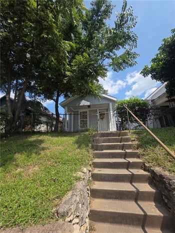 1519 Winchester Ave, Kansas City, MO 64126