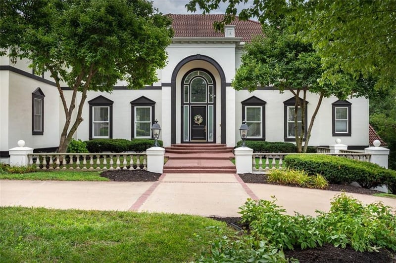 3109 118th St, Leawood, KS 66211
