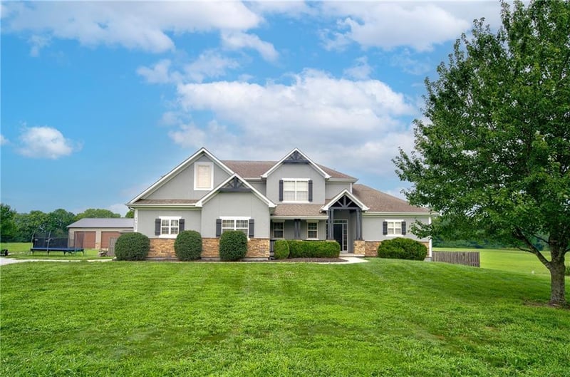 17522 Rock Island Rd, Pleasant Hill, MO 64080