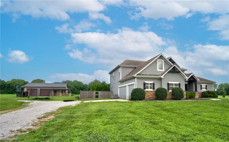 17522 Rock Island Rd, Pleasant Hill, MO 64080