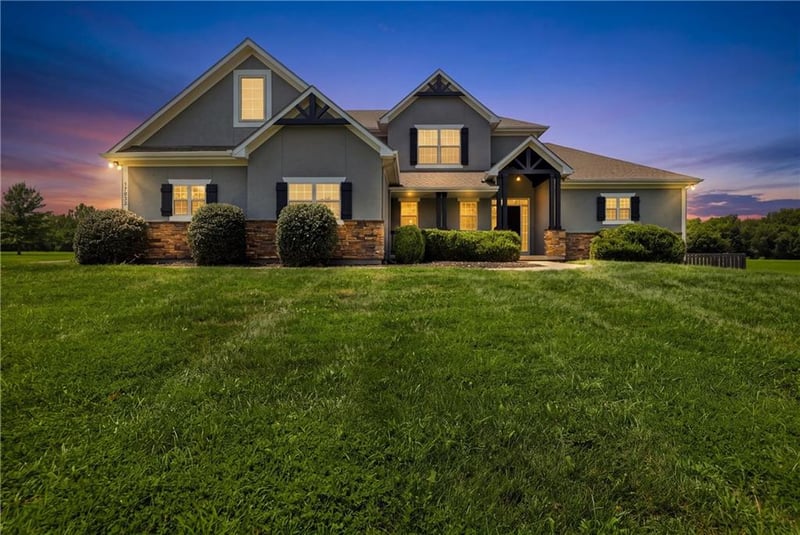 17522 Rock Island Rd, Pleasant Hill, MO 64080