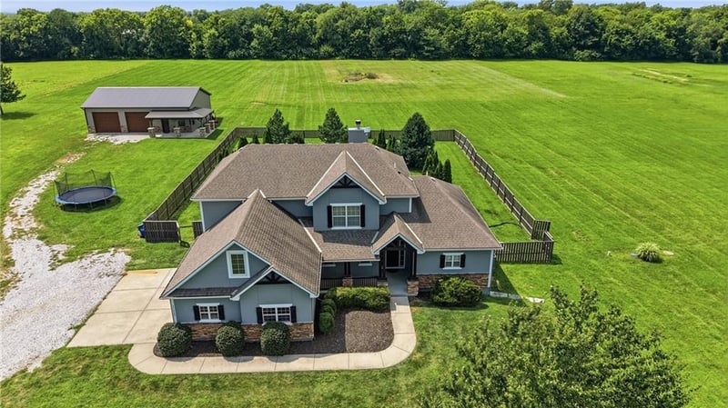 17522 Rock Island Rd, Pleasant Hill, MO 64080