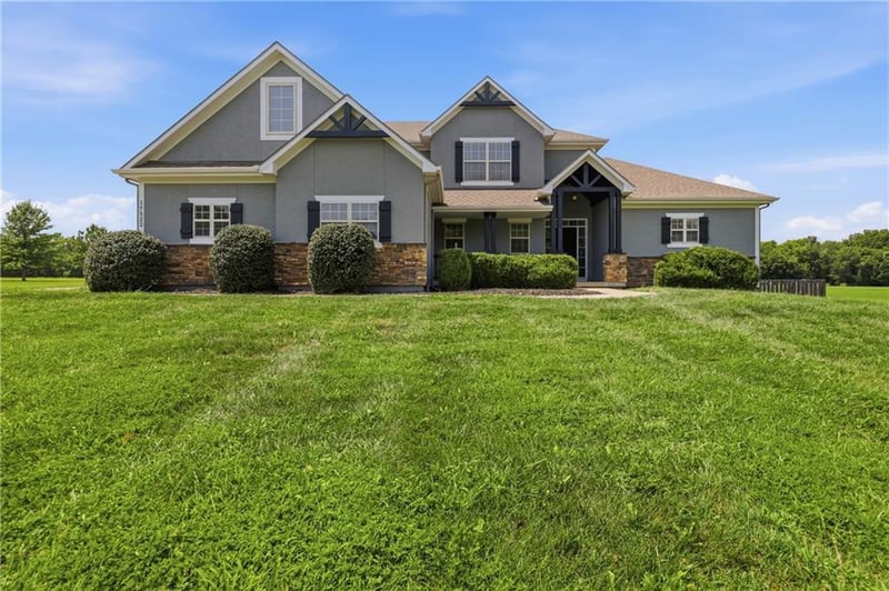 17522 Rock Island Rd, Pleasant Hill, MO 64080