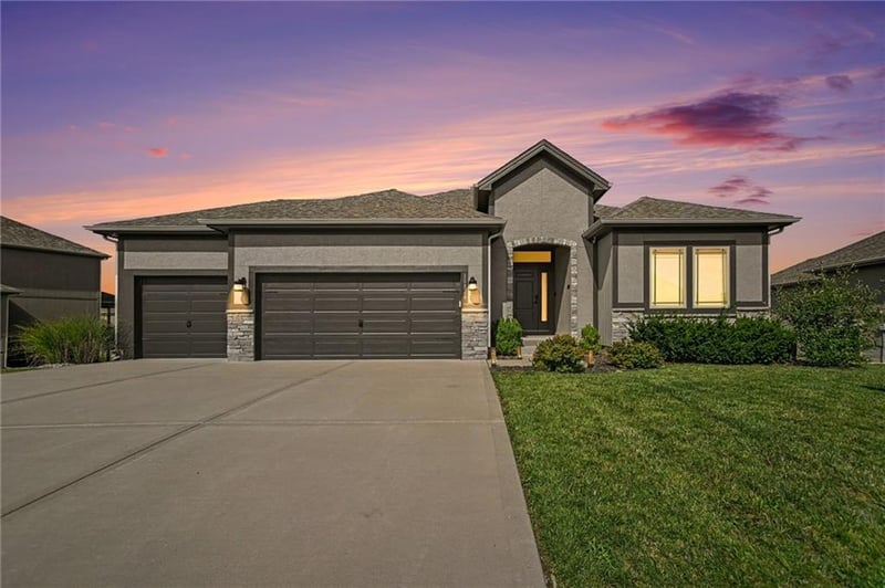 10824 Crystal Ave, Kansas City, MO 64153