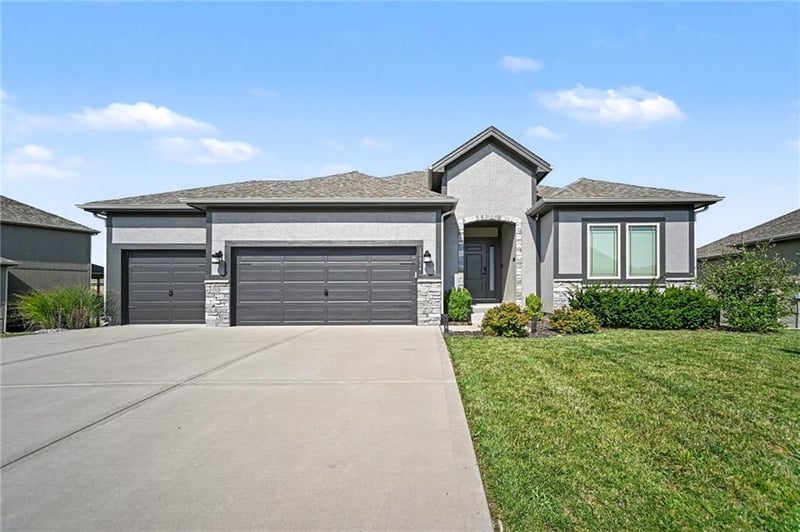 10824 Crystal Ave, Kansas City, MO 64156