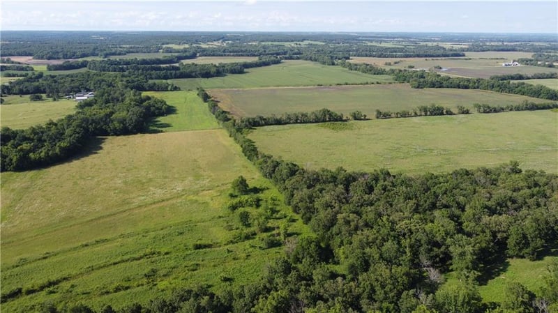 000 Unique Rd, Uniontown, KS 66789