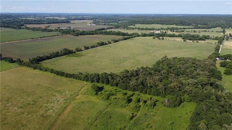 000 Unique Rd, Uniontown, KS 66789