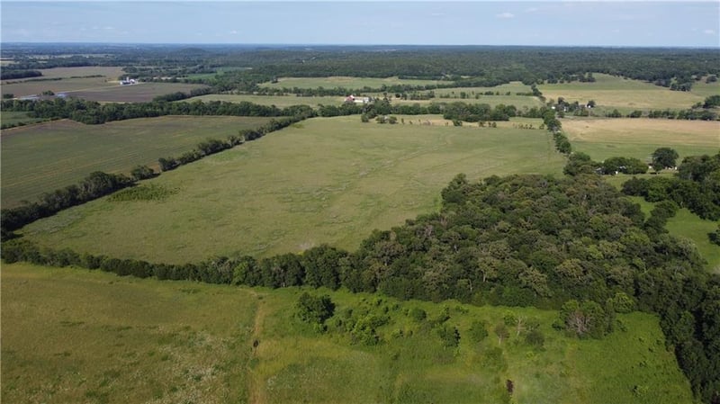 000 Unique Rd, Uniontown, KS 66789