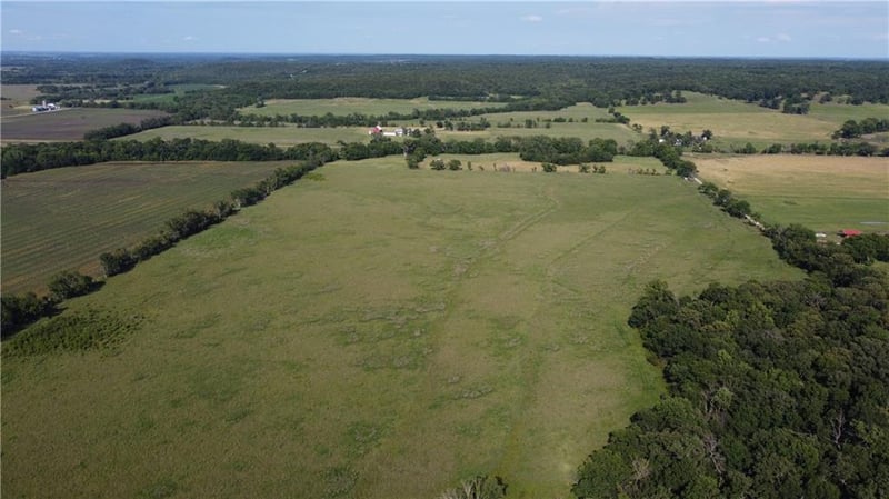 000 Unique Rd, Uniontown, KS 66789