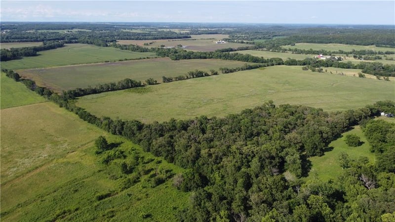 000 Unique Rd, Uniontown, KS 66789