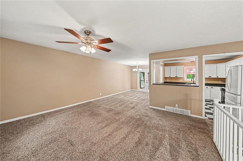 6112 Appaloosa Ln, St Joseph, MO 64506