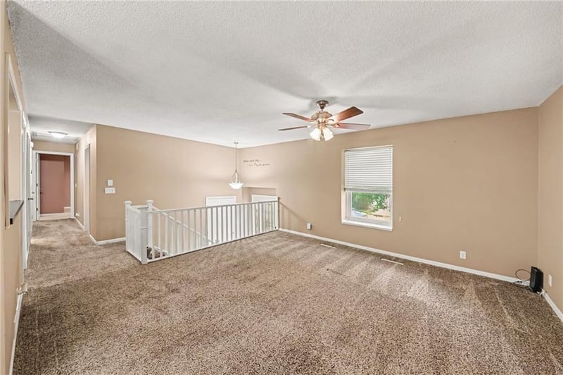 6112 Appaloosa Ln, St Joseph, MO 64506