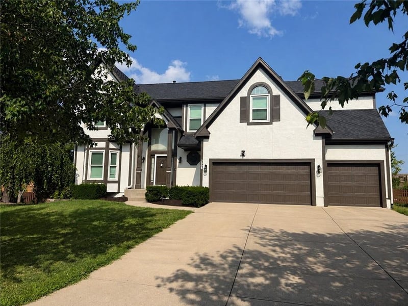 7903 129th Ter, Overland Park, KS 66213