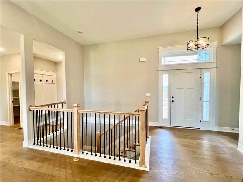 512 Skyview Ln, Liberty, MO 64068