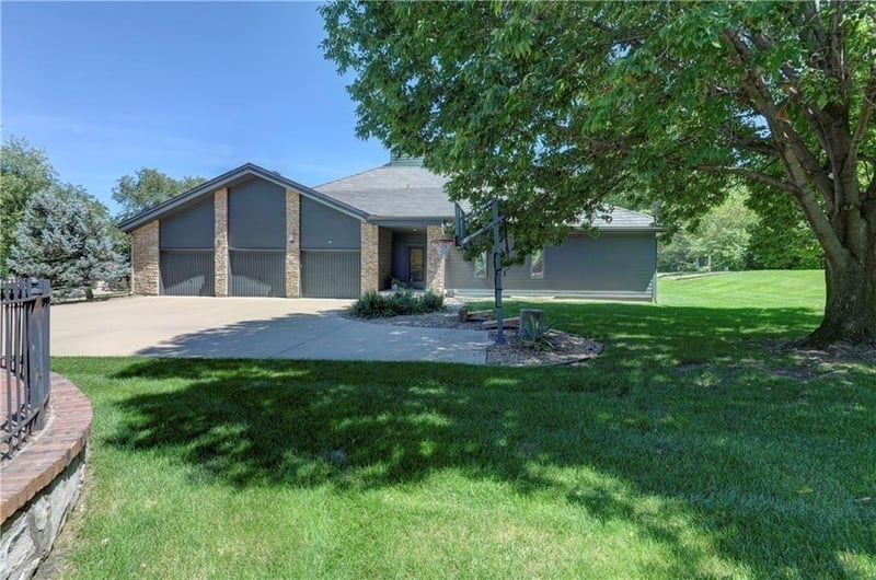 12639 Juniper Cir, Leawood, KS 66209