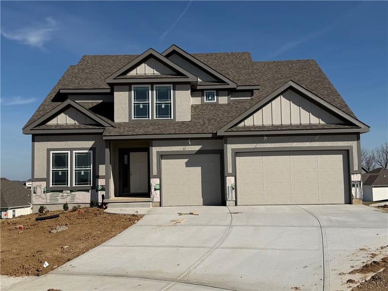520 Skyview Ln, Liberty, MO 64068