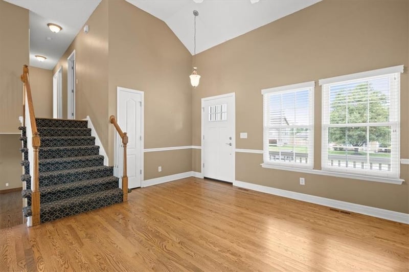 1637 Dalton Dr, Lee's Summit, MO 64081