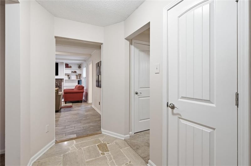 6901 101st Ter, Overland Park, KS 66212