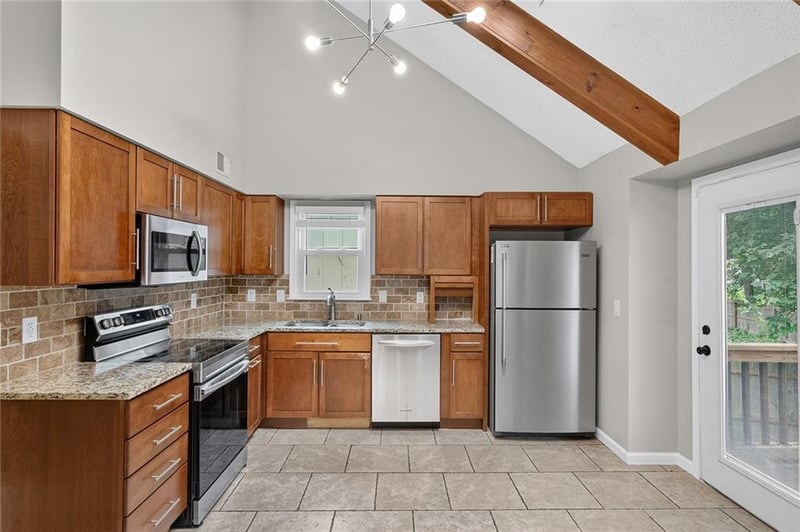 7806 Caenen St, Lenexa, KS 66216