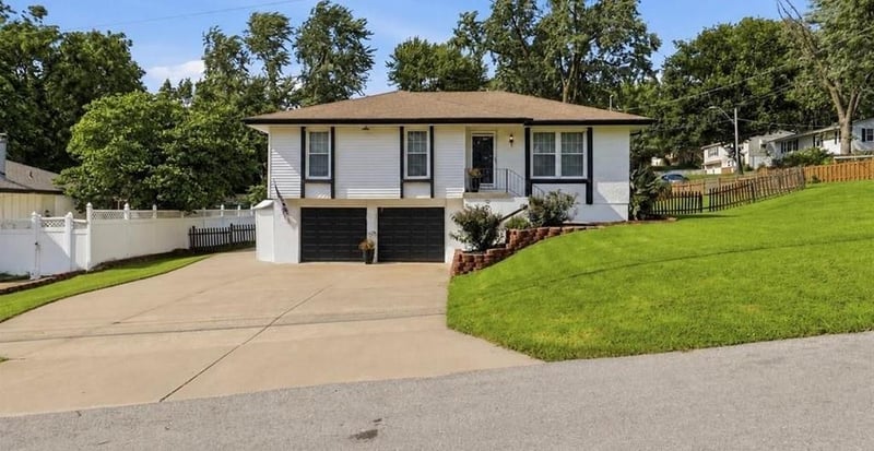 4744 NE 38th St, Kansas City, MO 64117