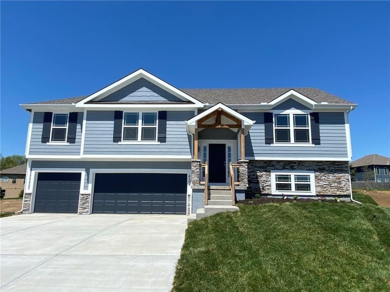 507 Skyview Ln, Liberty, MO 64068