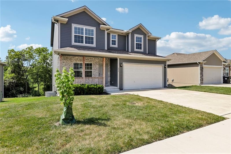 802 Pampas St, Pleasant Hill, MO 64080
