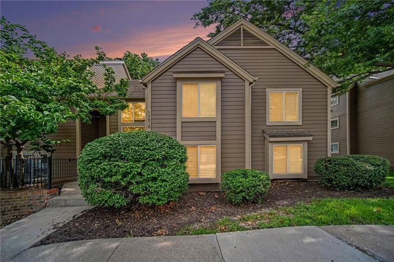 11216 Nieman Rd #101, Overland Park, KS 66210
