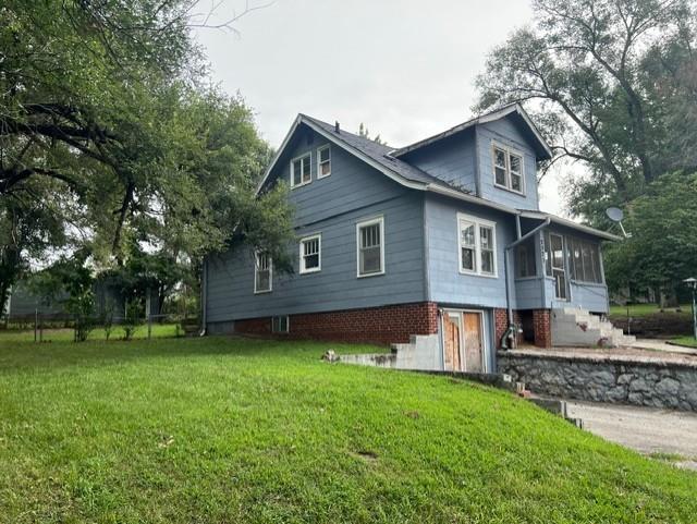 2525 Angelique St, St Joseph, MO 64501