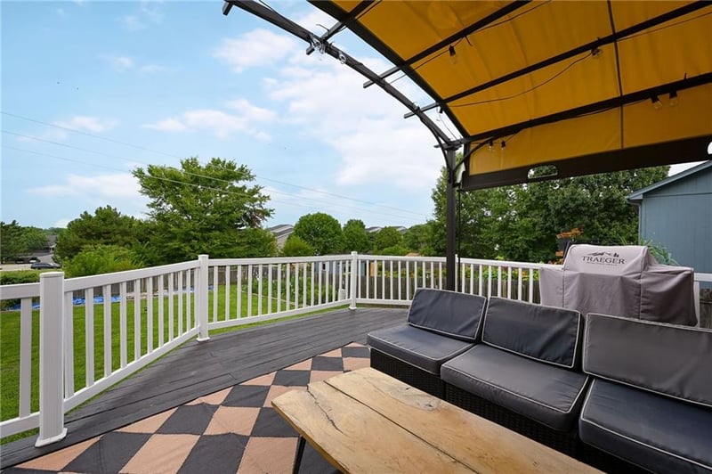 12242 Shannan Ln, Olathe, KS 66062