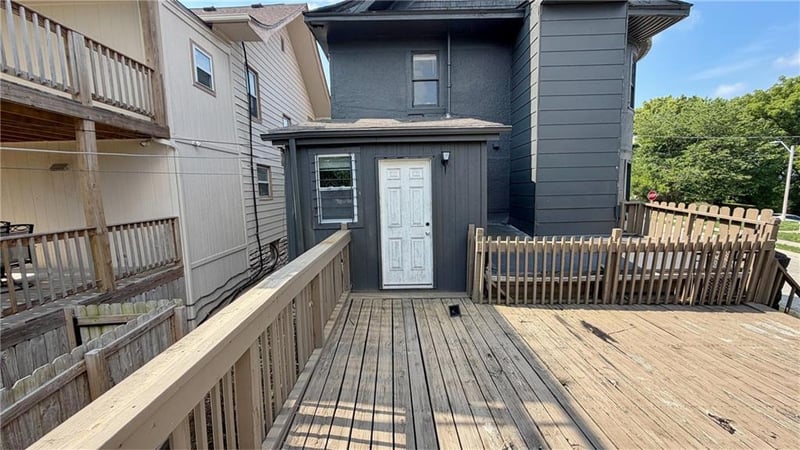 2500 42 St, Kansas City, MO 64130